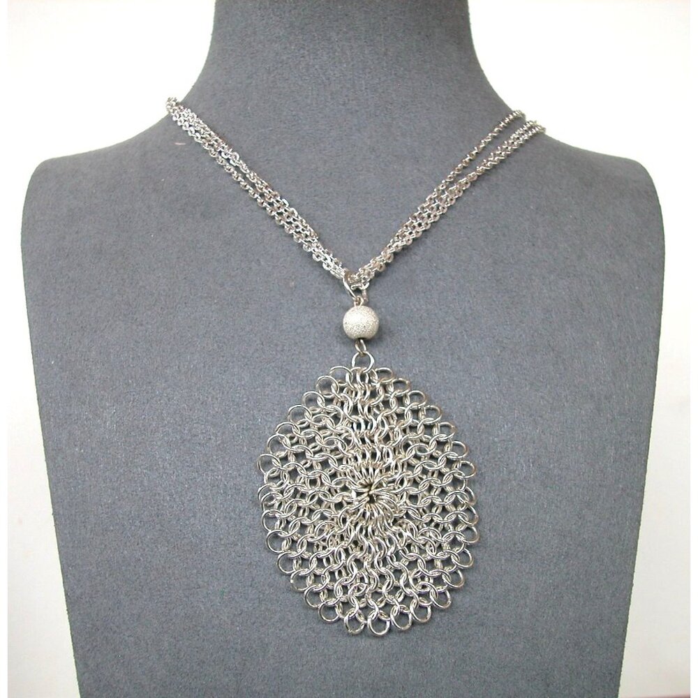 NY Silver Chainmaille Necklace With Lobster Clasp Pendant